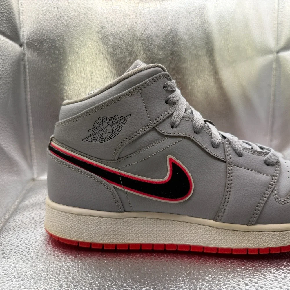 Size 7Y Nike Air Jordan 1‎ GS Mid Wolf Gray Pink Kids Sneaker Shoes 555112-060